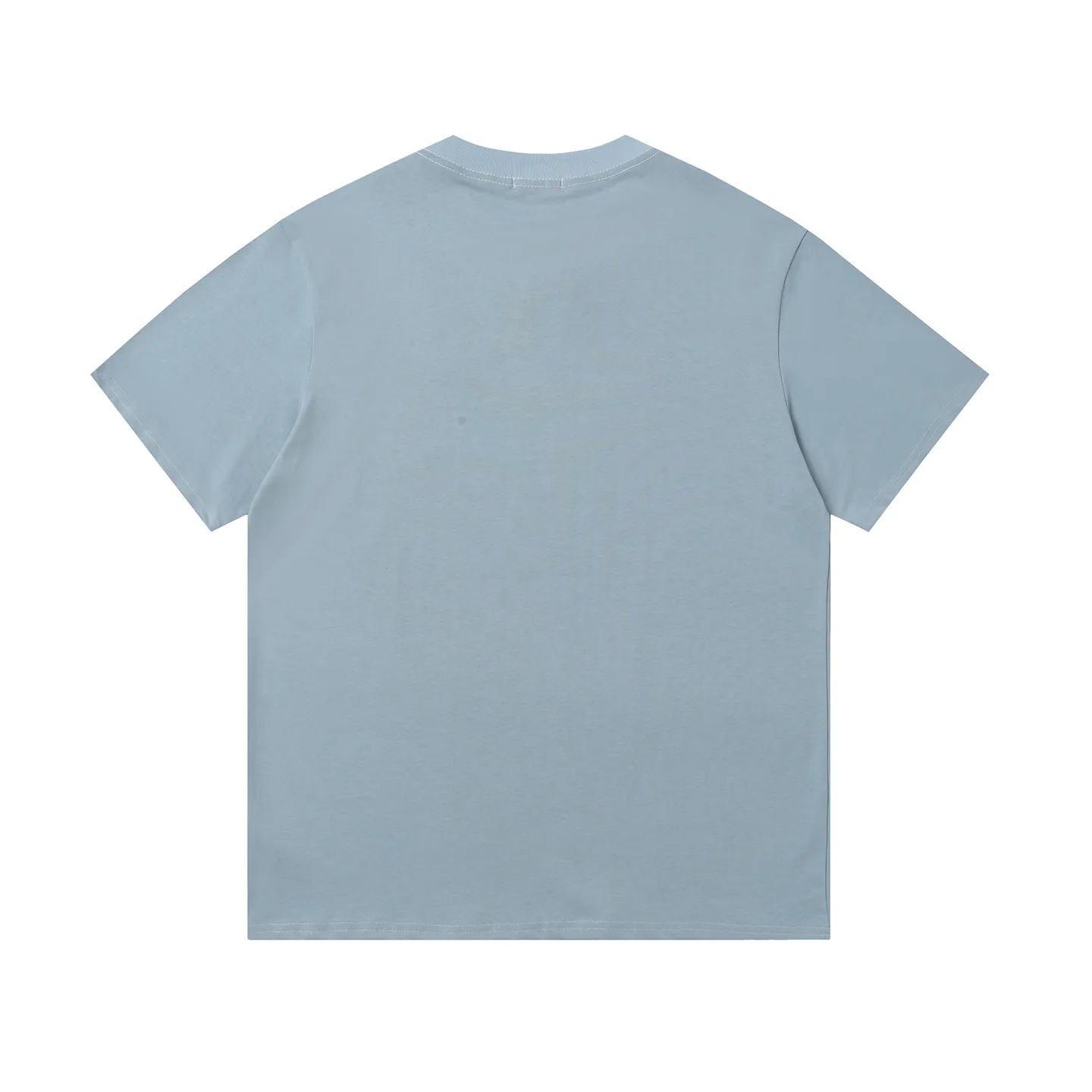 P130 Style number: A001 Brand reputation: Ralph Lauren is an internationally renowned high-end fashion brand, representing quality, style and status. Wearing its short sleeves can highlight consumers' taste and identity. Classic design: The brand has unique and timeless classic design elements, such as the polo logo, iconic color matching, etc., which are both fashionable and recognizable. High-quality fabric: Made of double yarn 280g fabric, usually made of high-quality cotton fabric, which is soft, breathable, and sweat-absorbent, comfortable to wear, and suitable for various occasions and seasons. Exquisite craftsmanship: Pay attention to detail processing and production technology, neat stitching, and tailoring to ensure the durability and beauty of the clothing. Diversified styles: covering a variety of styles from casual to formal, simple to gorgeous, meeting the individual needs and wearing scenarios of different consumers. Strong matchability: Can be matched with a variety of bottoms, jackets and accessories to easily create a variety of different fashion looks. Inheritance and innovation: While maintaining the traditional charm of the brand, we constantly innovate designs and incorporate new fashion elements to keep our products attractive. Brand values: The American lifestyle and positive values ​​conveyed by Ralph Lauren are also recognized and yearned for by consumers. Color: Black White Gray Blue White Blue Red Pink Sky Blue Bean Green Burgundy Complete Sizes: S, M, L, XL,
